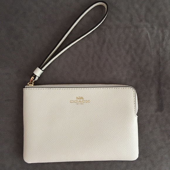 Handbags - Coach Wristlet